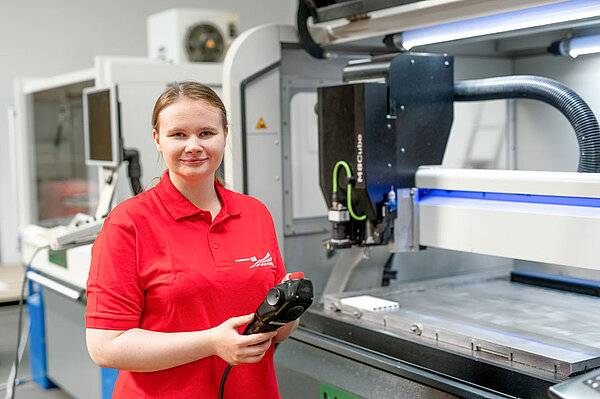 Metalldesign Lehrling bei der Arbeit